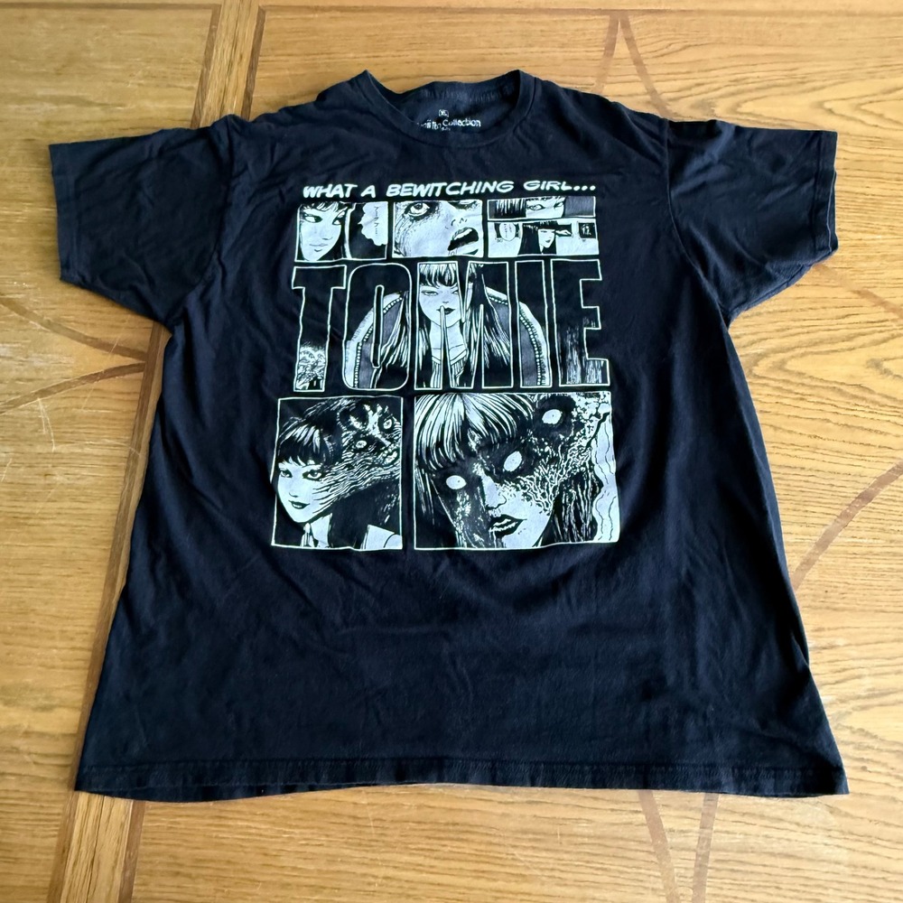 Junji Ito Collection Tomie Manga Graphic T-Shirt Mens XL Black Crunchyroll